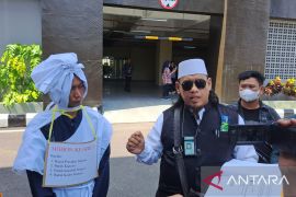 Minta gelar perkara ulang, tersangka pelaku cabul gunakan kain kafan