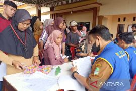 Disdukcapil Bekasi layani dokumen kependudukan 'jemput bola' melalui mobil keliling