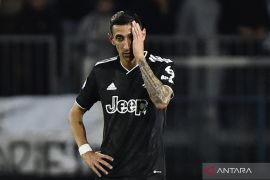 UEFA resmi larang Juventus main di Europa Conference League musim depan
