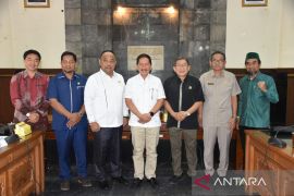 DPRD berharap warga Kalsel mengubah pola pikir mengenai sampah agar bernilai