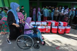Jemaah calon haji tiba di AHES
