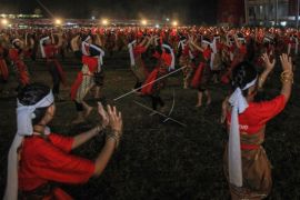 Rekor Muri Tarian Dadas Dan Bawo Dayak Kalteng