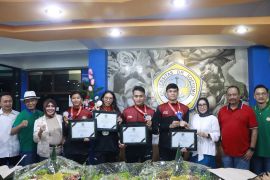 Unitomo jamin beasiswa S2 enam atlet peraih medali SEA Games 2023