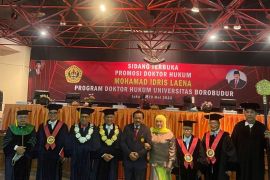 Idris Laena raih gelar doktor hukum dengan predikat cumlaude