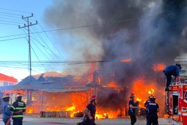 Lima bangunan hangus terbakar di Padang