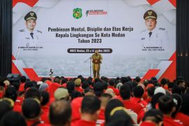 Bobby sampaikan tiga pesan penting kepada 2.001 kepling se Kota Medan