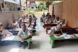 PLN bantu sarana pendidikan dukung peningkatan kualitas pendidikan santri