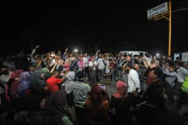 Demo warga Kumpeh Ulu di kantor polisi Page 1 Small