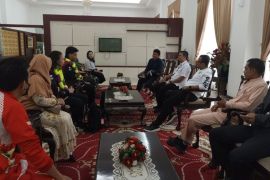 Kedatangan atlet dari SEA Games Kamboja di Riau disambut meriah