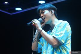 Sambangi Indonesia, solois Junny pilih nasi Padang dan nama Jaya