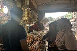 Harga telur di Batam capai Rp55 ribu per papan