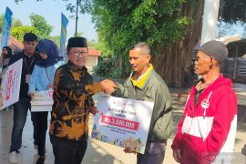 Ribuan warga korban gempa Cianjur terima BNT hunian dan multiguna