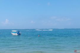 BMKG minta masyarakat waspadai ombak laut 2,5 meter di Nusa Dua