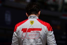 Pebalap Leclerc mundur tiga posisi start