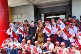 Hari Lansia, Risma: Jangan ada lagi anak yang buang orang tua