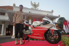 Jalan berliku pebalap "Super Mario"