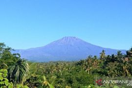 Pembukaan pendakian baru Gunung Rinjani beri dampak positif ekonomi warga