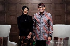 Menparekraf Sandiaga Uno apresiasi karya Sara Fajira karena angkat budaya lokal