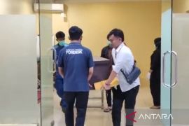 Keluarga ambil jenazah wanita dalam karung di RS Polri