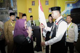 Lepas 369 orang ke Tanah Suci, Bupati Bengkalis minta didoakan