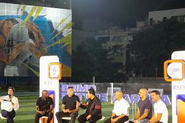 Bareng Erick Thohir, lima legenda sepak bola dunia semangati pemain muda Indonesia