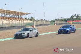 Honda jajal lini Produk RS dan Civic Type R di Sirkuit Mandalika