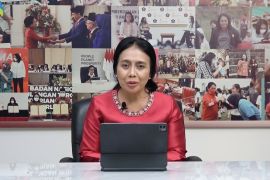 Pendeta Flo memberi perhatian kesetaraan gender dalam keluarga