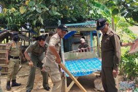 Satpol PP bongkar kafe diduga langgar syariat Islam