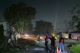 Suplai listrik di Kalbar masih terganggu tali layangan