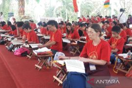 Umat Buddha doa kan perdamaian dunia di Borobudur