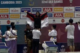 Masniari Wolf pertahankan medali emas renang SEA Games