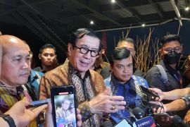 Menkumham: Peran penting kades-lurah diberikan Paralegal Justice Award