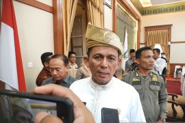 Pejabat Kepri berbusana Melayu saat peringatan Hari Lahir Pancasila