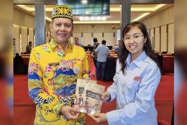 Bupati Gumas apresiasi PT SKS Listrik Kalimantan dalam pengembangan SDM dan pelestarian budaya