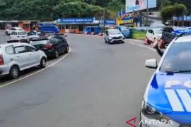 Polres Cianjur terapkan sistem satu arah pagi dan sore di jalur Bogor-Cianjur antisipasi kemacetan total