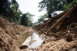 Jalan di Kecamatan Cengal OKI Rusak Parah Page 5 Small