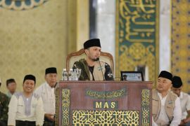 Hanan Attaki: Jangan hanya mau viral di bumi