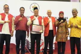 Bupati Konawe Utara jadi alumnus kehormatan IKA Unhas