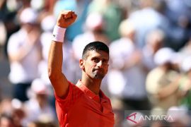 Djokovic atasi permainan Fearnley dan melaju ke putaran tiga Wimbledon