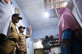 Bupati Bandung jamin bantu warga perbaiki rumah rusak akibat puting beliung