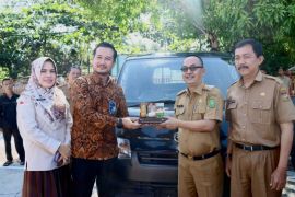 Dinsos Kampar dapat bantuan mobil dan alat bantu untuk penyandang disabilitas