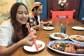 Ragam sajian bebek panggang hadir di Surabaya