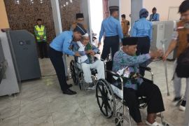Sebanyak 357 calon haji  Kloter 14 Embarkasi Medan ke Madinah