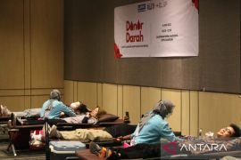 PMI gandeng Lippo Cikarang gelar donor darah