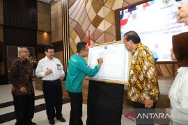 Rektor dan Pimpinan UB tanda tangani komitmen keterbukaan informasi publik