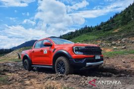 Melibas pegunungan Sa Pa Vietnam dengan Next-Gen Ford Ranger Raptor