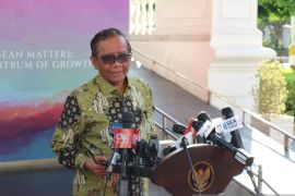 Politik sepekan, Mahfud tolak Anies sampai masa jabatan pimpinan KPK