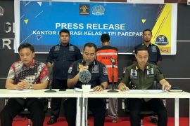 Kemenkumham Sulsel apresiasi Imigrasi Parepare deportasi WNA Malaysia