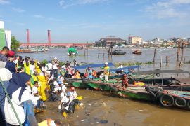 Kodim 0418/Palembang dan Pemkot bersihkan sungai dukung Program Indonesia Asri
