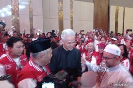 Ganjar Pranowo ingatkan relawan Jatim tak terpancing sebar hoaks jelang Pilpres